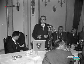 003 - Conférencier
