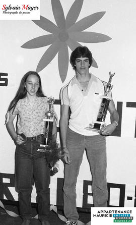 Personnes avec des trophées