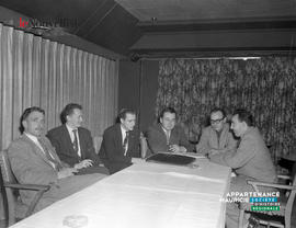 001 - Groupe d'hommes