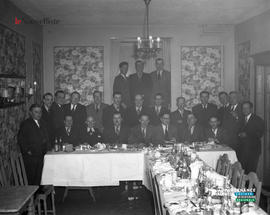 001 - Groupe d'hommes