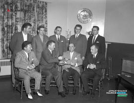 002 - Groupe d'hommes