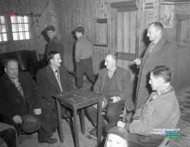 002 - Groupe d'hommes