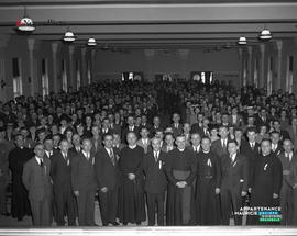 002 - Personnes dans une salle