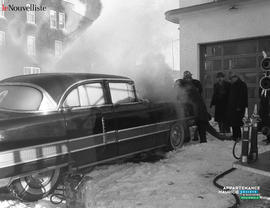 001 - Voiture en feu