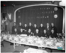 001 - Groupe d'hommes