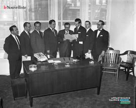 001 - Groupe d'hommes