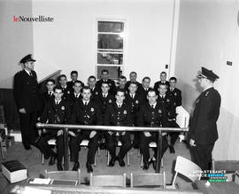 003 - Groupe de policiers