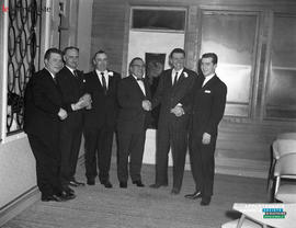 003 - Groupe d'hommes