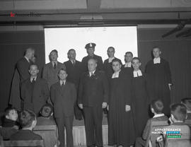 007 - Groupe d'hommes