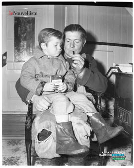 002 - Homme et enfant