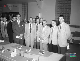 003 - Groupe d'hommes
