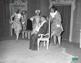 001 - Pièce de théâtre