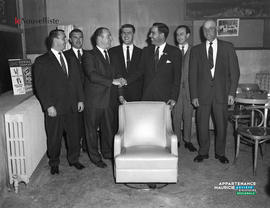 001 - Groupe d'hommes