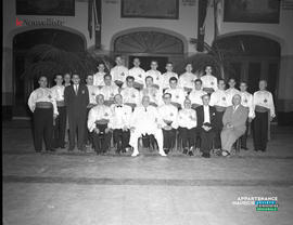 003 - Groupe d'hommes