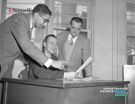 001 - Hommes bureau
