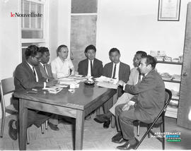 001 - Groupe d'hommes