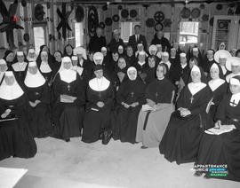 003 - Groupe de religieuses