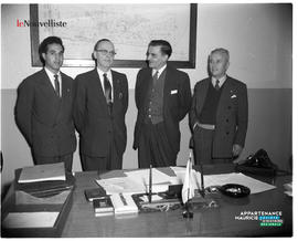 002 - Quatre hommes