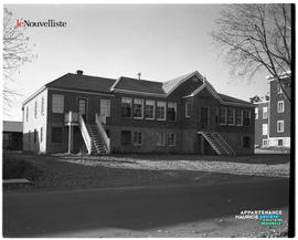 001 - École