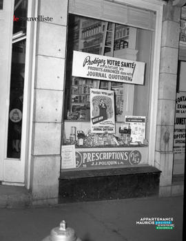 003 - Vitrine de pharmacie