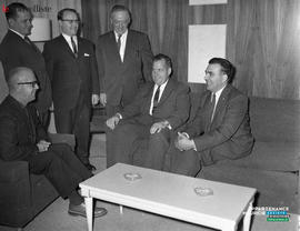 001 - Groupe d'hommes