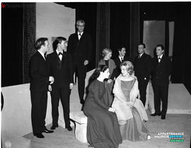 001 - Pièce de théâtre