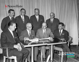 001 - Groupe d'hommes