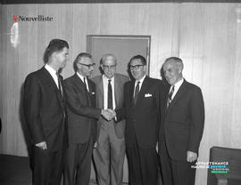 001 - Robert Clark et hommes de la Pulp & Paper Association