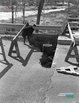 001 - Trous sur un pont