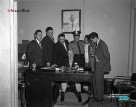 001 - Groupe d'hommes