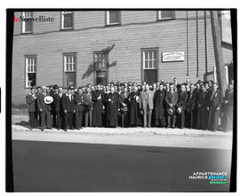 001 - Groupe d'hommes