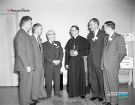 001 - Groupe d'hommes