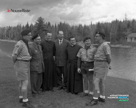 001 - Groupe d'hommes