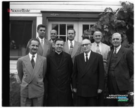 015 - Groupe d'hommes