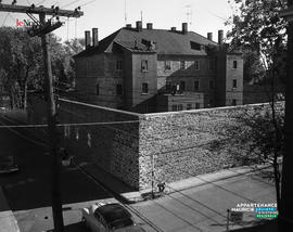 002 - Prison