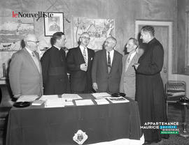 002 - Groupe d'hommes