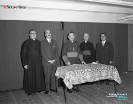 001 - Cinq hommes