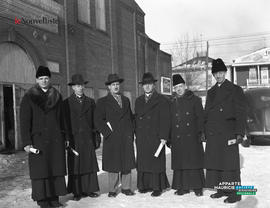 001 - Groupe d'hommes