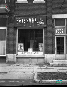 001 - Vitrine H.A. Poissant