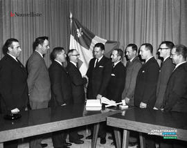 002 - Groupe d'hommes