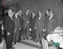 001 - Groupe d'hommes