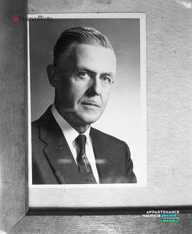 001 - Portrait