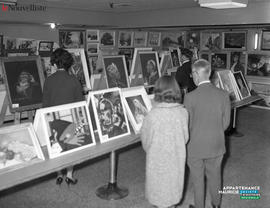 002 - Exposition