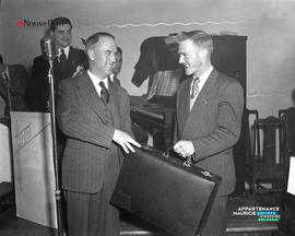 001 - Groupe d'hommes