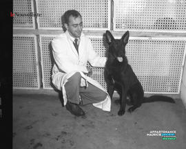 001 - Homme avec un chien