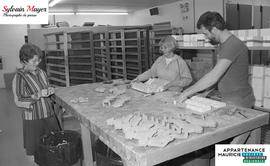 Personnes dans un atelier