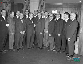 002 - Groupe d'hommes