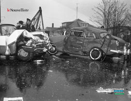 001 - Voiture accidentée