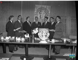 001 - Groupe d'hommes