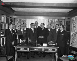 002 - Groupe d'hommes